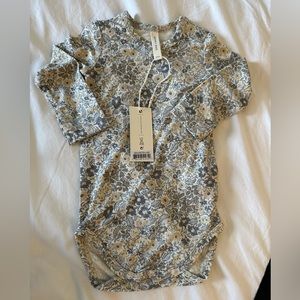 Quincy Mae Winter Garden Bodysuit ( Like New)